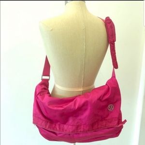 Lululemon messenger bag, GUC